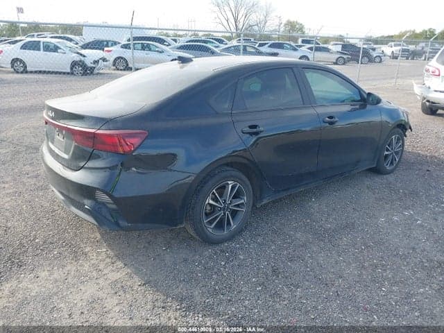 2023 KIA FORTE LXS 4