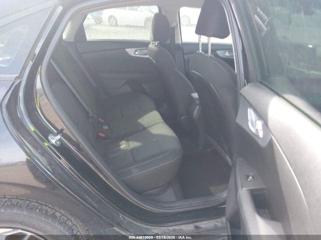 2023 KIA FORTE LXS 8