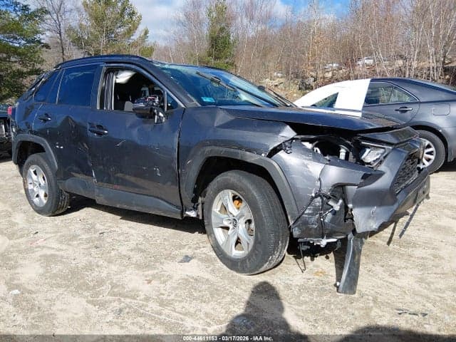 2021 TOYOTA RAV4 XLE 1