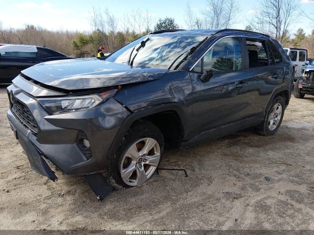 2021 TOYOTA RAV4 XLE 2