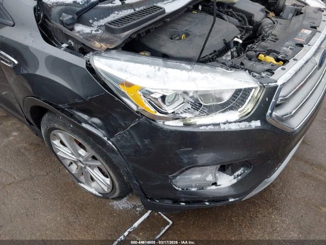 2017 FORD ESCAPE SE 6