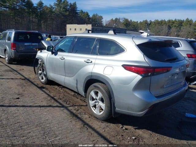 2021 TOYOTA HIGHLANDER LE 3