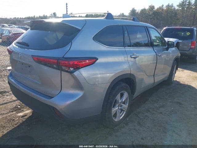 2021 TOYOTA HIGHLANDER LE 4