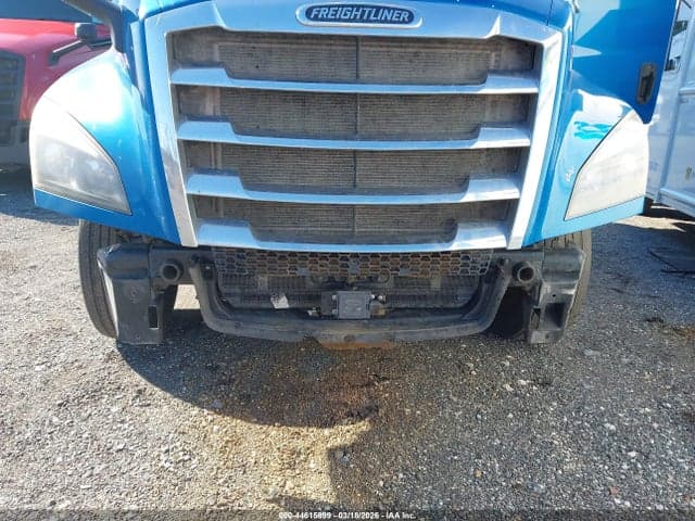 2018 FREIGHTLINER NEW CASCADIA 126 11