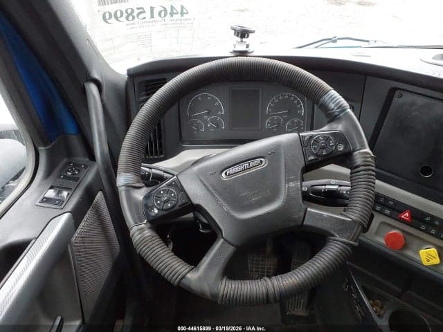 2018 FREIGHTLINER NEW CASCADIA 126 13