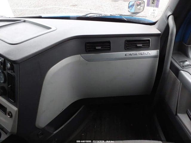 2018 FREIGHTLINER NEW CASCADIA 126 14
