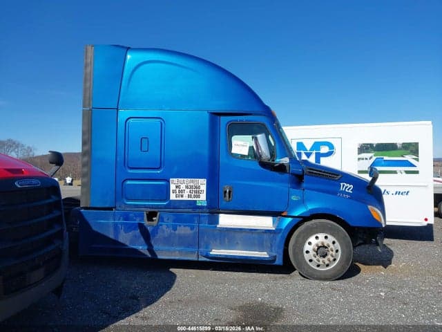 2018 FREIGHTLINER NEW CASCADIA 126 16