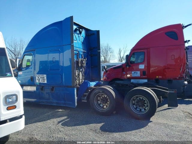 2018 FREIGHTLINER NEW CASCADIA 126 17
