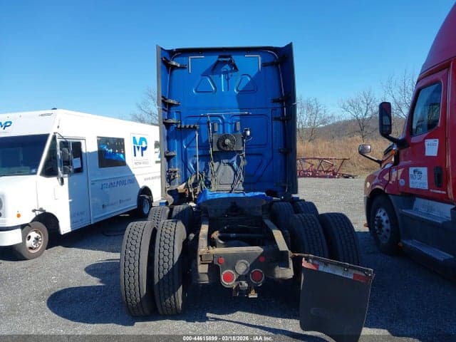 2018 FREIGHTLINER NEW CASCADIA 126 18