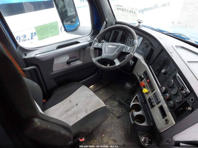 2018 FREIGHTLINER NEW CASCADIA 126 19