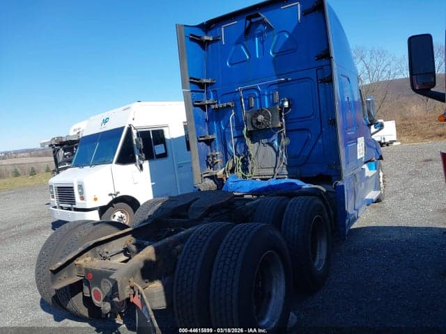 2018 FREIGHTLINER NEW CASCADIA 126 4