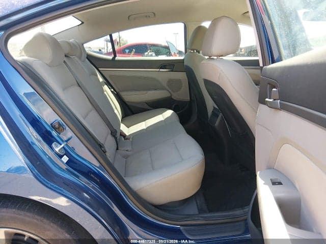 2017 HYUNDAI ELANTRA SE 8