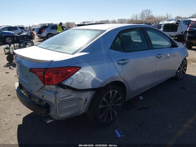 2017 TOYOTA COROLLA SE 4