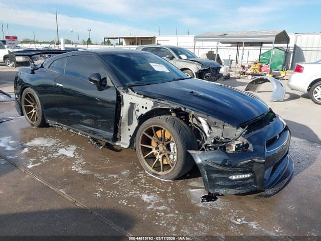 2014 NISSAN GT-R TRACK
