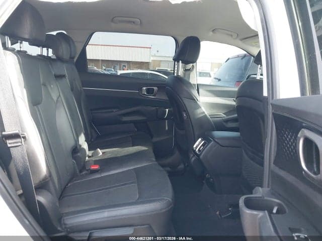 2023 KIA SORENTO S 8