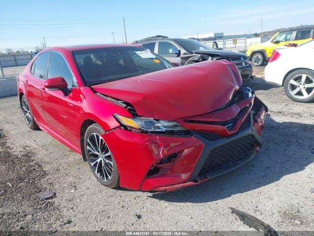 2020 TOYOTA CAMRY SE 1