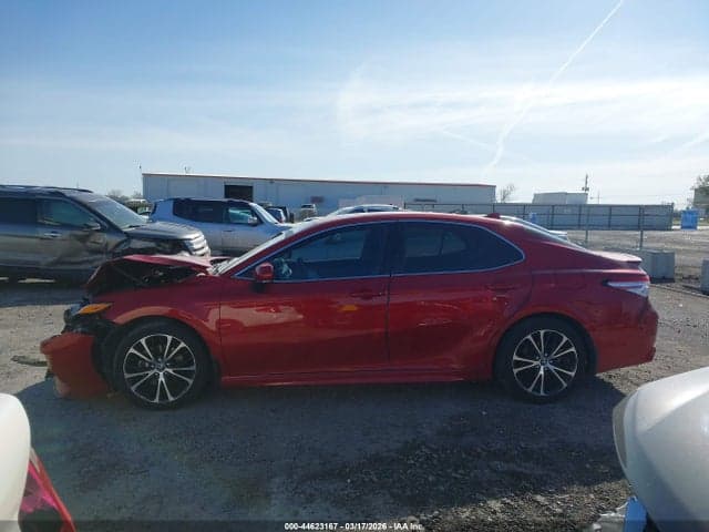 2020 TOYOTA CAMRY SE 13