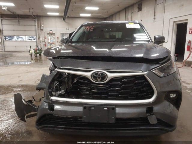 2022 TOYOTA HIGHLANDER XLE 17