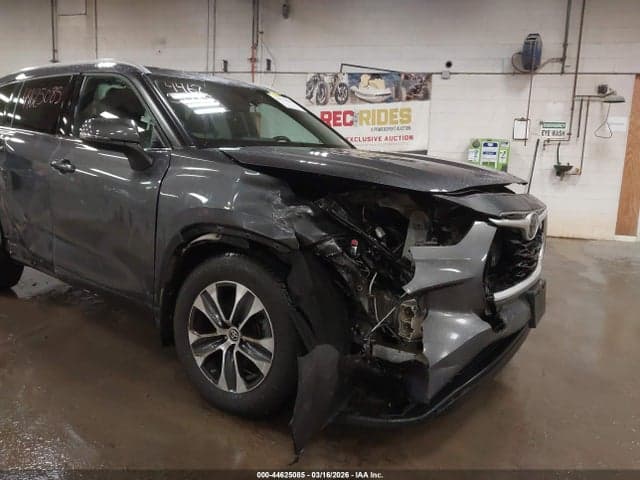 2022 TOYOTA HIGHLANDER XLE 6