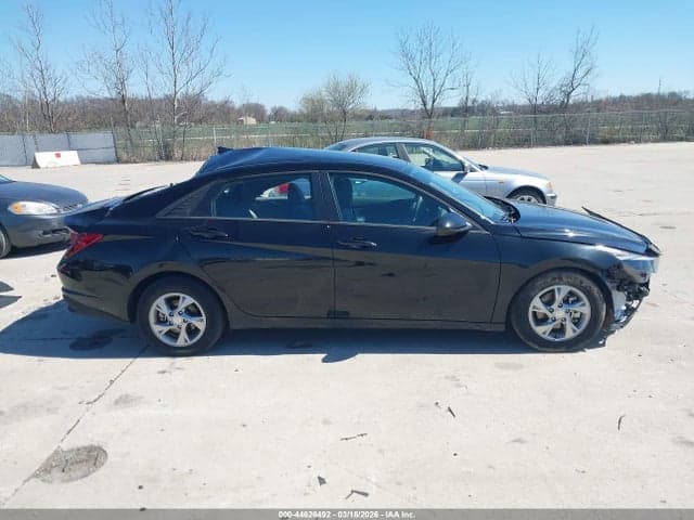 2021 HYUNDAI ELANTRA SE 13