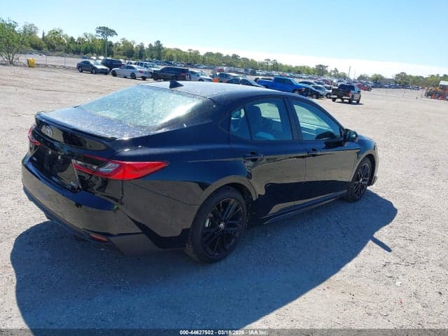 2026 TOYOTA CAMRY SE 4