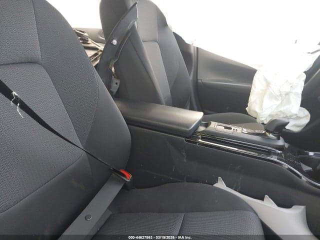 2025 TOYOTA PRIUS LE 5