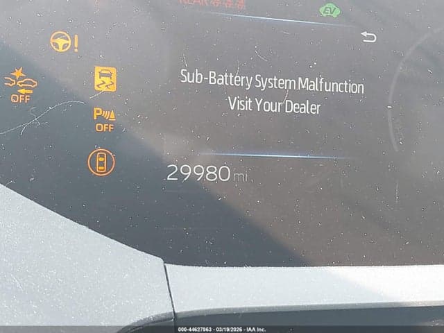 2025 TOYOTA PRIUS LE 7