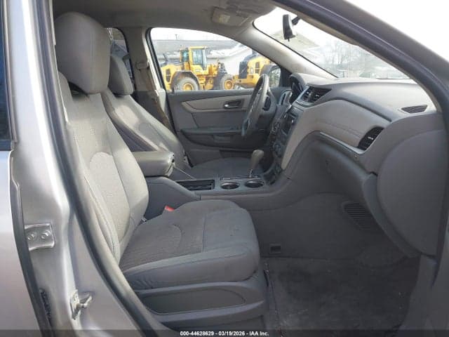 2017 CHEVROLET TRAVERSE LS 5