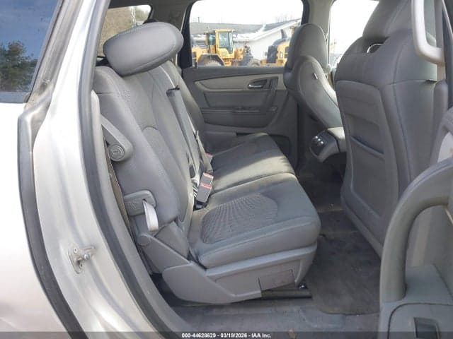 2017 CHEVROLET TRAVERSE LS 8
