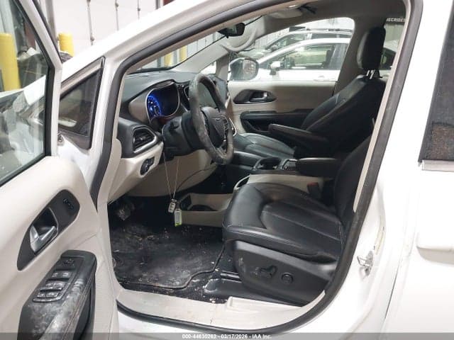 2024 CHRYSLER PACIFICA TOURING L 5