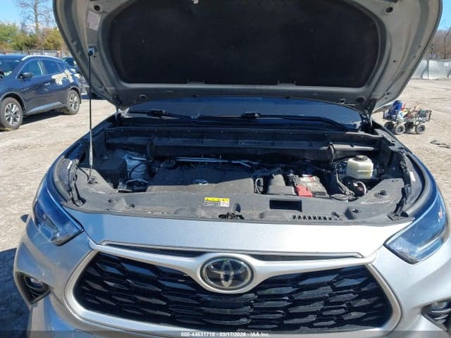 2021 TOYOTA HIGHLANDER XLE 10