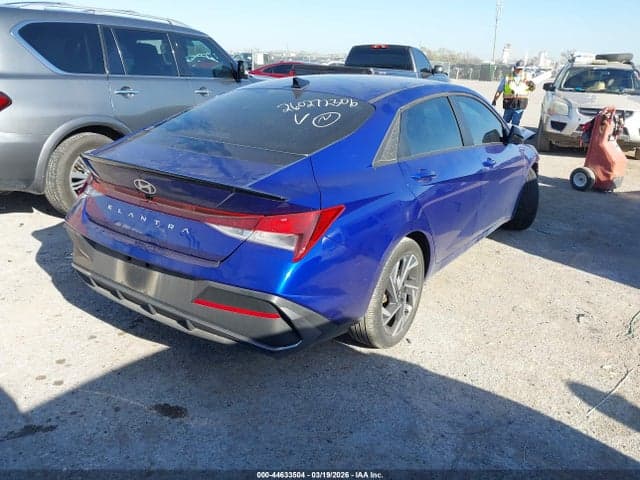 2025 HYUNDAI ELANTRA SEL SPORT 4