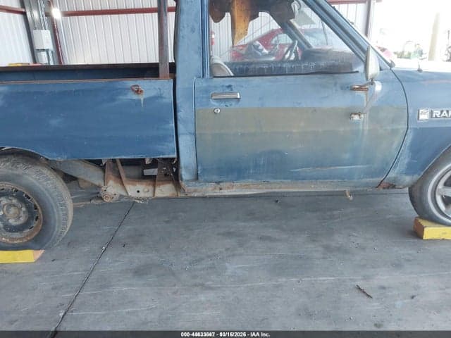 1982 DODGE D50 6