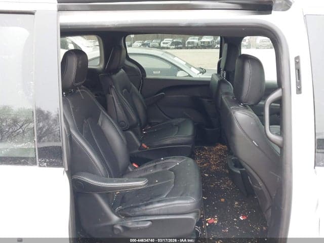 2025 CHRYSLER PACIFICA HYBRID SELECT 8