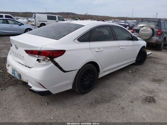 2019 HYUNDAI SONATA SE 4