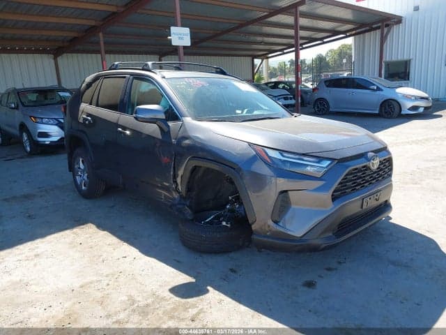 2025 TOYOTA RAV4 XLE 6