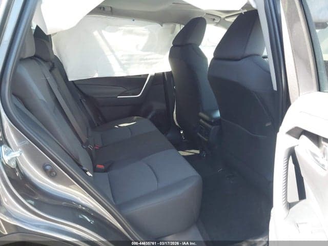 2025 TOYOTA RAV4 XLE 8