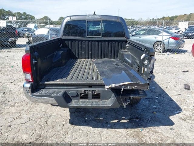 2022 TOYOTA TACOMA SR5 18