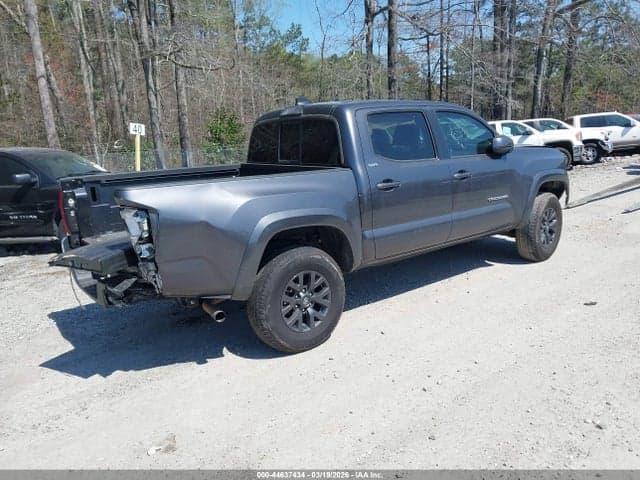 2022 TOYOTA TACOMA SR5 4