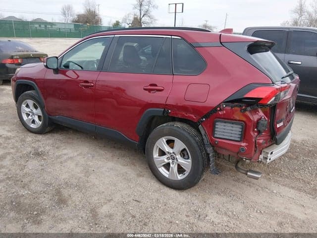 2021 TOYOTA RAV4 XLE 3