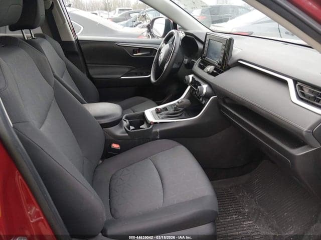2021 TOYOTA RAV4 XLE 5