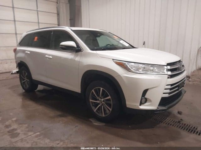 2019 TOYOTA HIGHLANDER XLE 1