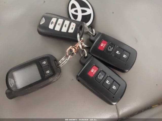 2019 TOYOTA HIGHLANDER XLE 11