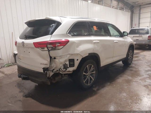 2019 TOYOTA HIGHLANDER XLE 4