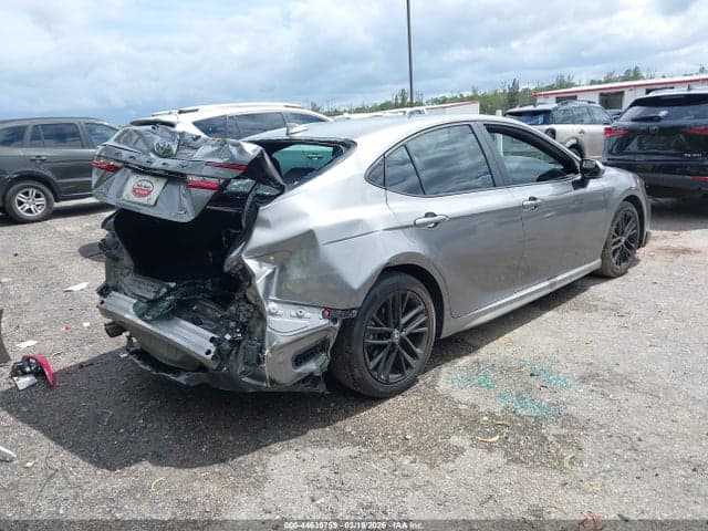 2025 TOYOTA CAMRY SE 4