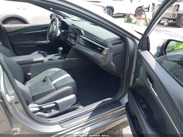 2025 TOYOTA CAMRY SE 5