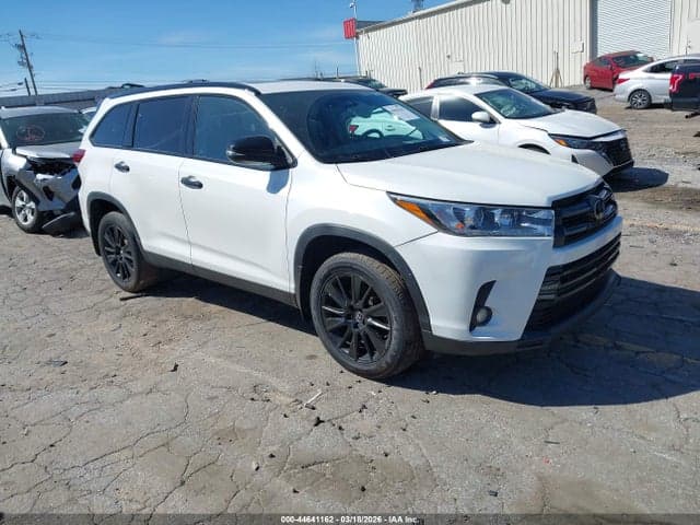 2019 TOYOTA HIGHLANDER SE 1