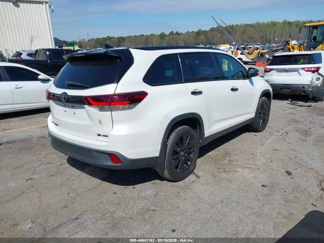 2019 TOYOTA HIGHLANDER SE 4