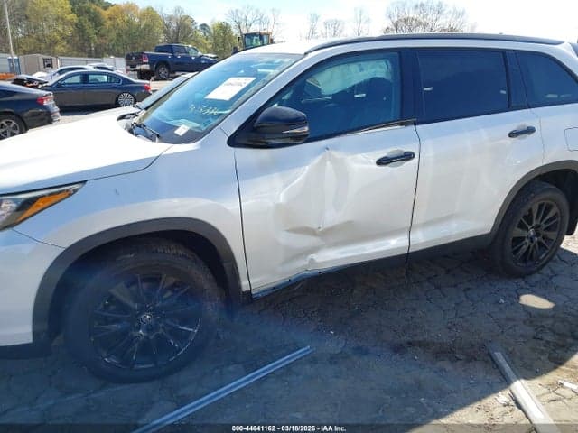 2019 TOYOTA HIGHLANDER SE 6