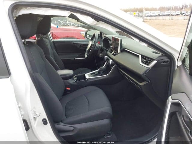 2023 TOYOTA RAV4 LE 5